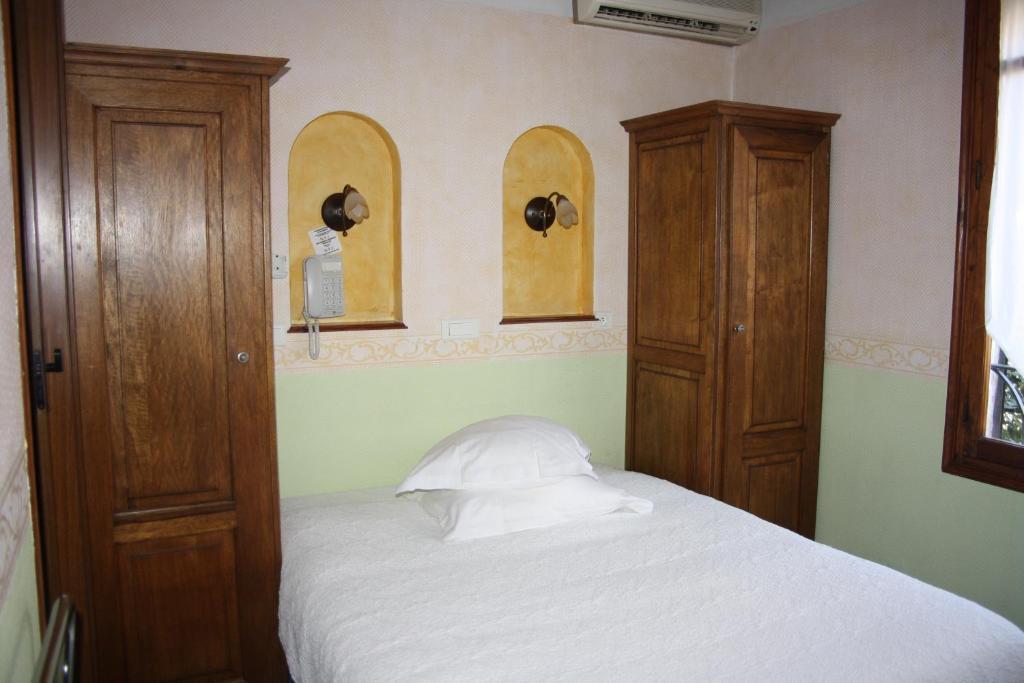 La Marjolaine Hotell Juan-les-Pins Rom bilde